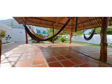 Santa Verónica - Cabaña Amoblada -  de Tres Pisos en Venta. Atlántico
