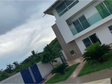 Santa Verónica - Cabaña Amoblada -  de Tres Pisos en Venta. Atlántico