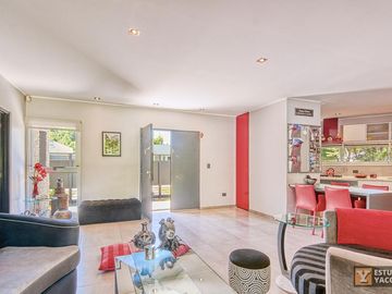 Casa venta - 2 dormitorios 3 baños - Cochera - Pileta - 230mts2 - City Bell, La Plata