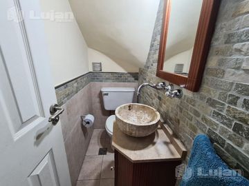 Tandil al 4800 triplex 4 ambs, patio, parrilla y cochera