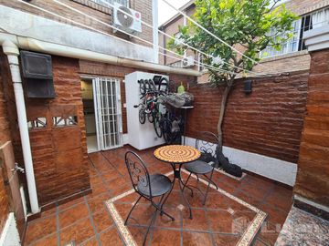 Tandil al 4800 triplex 4 ambs, patio, parrilla y cochera