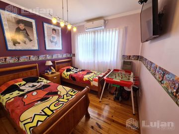 Tandil al 4800 triplex 4 ambs, patio, parrilla y cochera