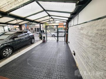 Tandil al 4800 triplex 4 ambs, patio, parrilla y cochera