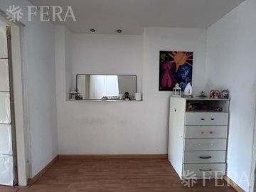 Venta duplex de 3 ambientes con espacio guardacoches y patio en Wilde