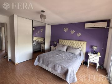 Venta duplex de 3 ambientes con espacio guardacoches y patio en Wilde