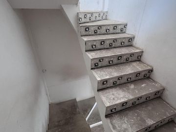 Venta duplex de 3 ambientes con espacio guardacoches y patio en Wilde