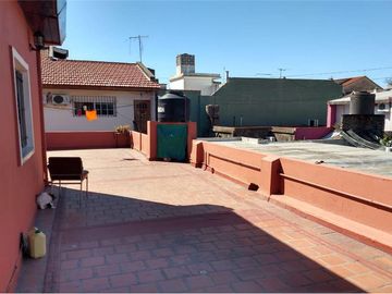 VENTA Casa tipo PH al frente- Valentín Alsina