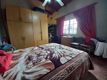 VENTA Casa tipo PH al frente- Valentín Alsina