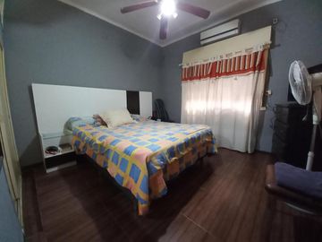 VENTA Casa tipo PH al frente- Valentín Alsina