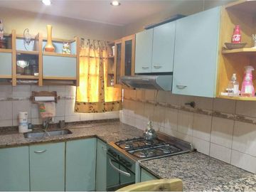 VENTA Casa tipo PH al frente- Valentín Alsina