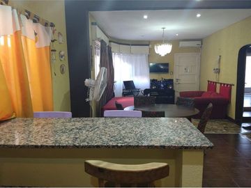 VENTA Casa tipo PH al frente- Valentín Alsina