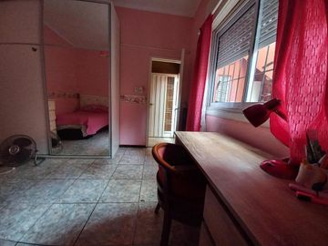 VENTA Casa tipo PH al frente- Valentín Alsina
