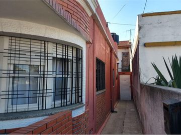 VENTA Casa tipo PH al frente- Valentín Alsina
