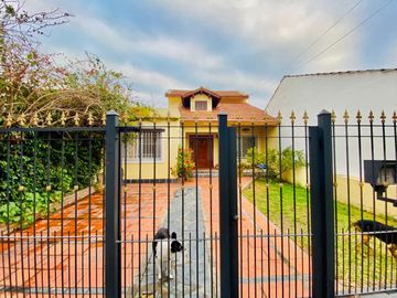 Casa 4 ambientes en venta Ituzaingó Norte