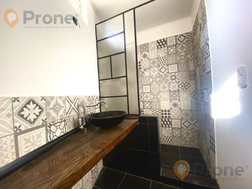 Casa de 3 dormitorios. Quincho. Terraza exclusiva. Barrio Abasto