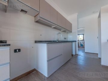 Casa en venta - El Canton -Norte- PG