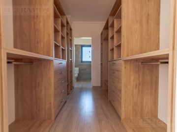 Casa en venta - El Canton -Norte- PG