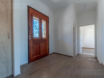 Casa en venta - El Canton -Norte- PG