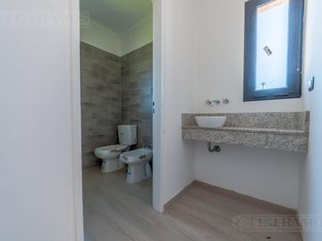 Casa en venta - El Canton -Norte- PG