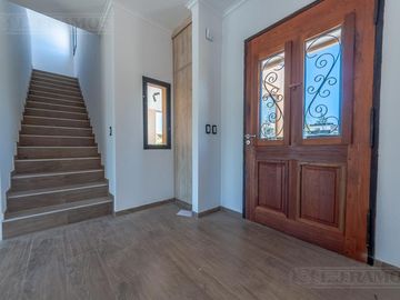 Casa en venta - El Canton -Norte- PG