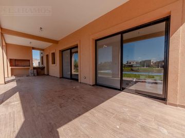 Casa en venta - El Canton -Norte- PG