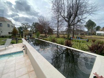 Casa en venta - Barrio Saint Thomas Este, Canning