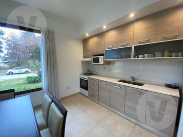 Casa en venta - Barrio Saint Thomas Este, Canning