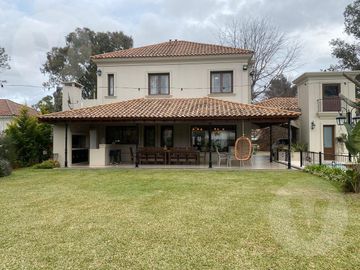 Casa en venta - Barrio Saint Thomas Este, Canning