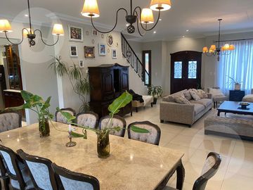 Casa en venta - Barrio Saint Thomas Este, Canning