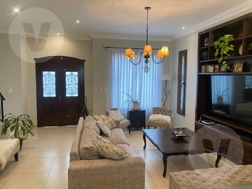 Casa en venta - Barrio Saint Thomas Este, Canning