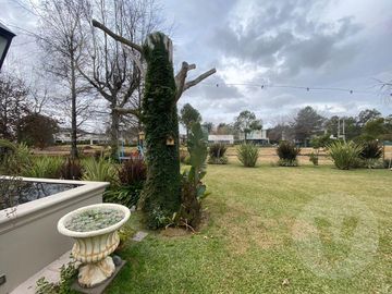 Casa en venta - Barrio Saint Thomas Este, Canning