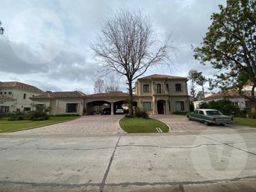 Casa en venta - Barrio Saint Thomas Este, Canning