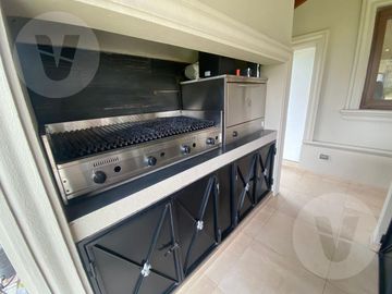 Casa en venta - Barrio Saint Thomas Este, Canning