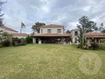 Casa en venta - Barrio Saint Thomas Este, Canning