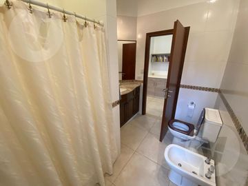 Casa en venta - Barrio Saint Thomas Este, Canning