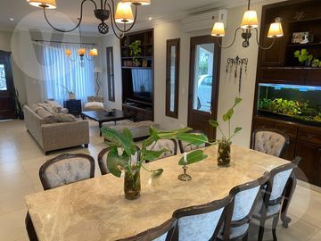 Casa en venta - Barrio Saint Thomas Este, Canning