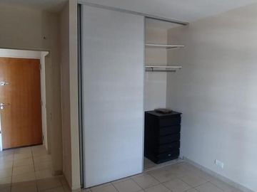 Departamento a 4 cuadras de la plaza de Monte grande!