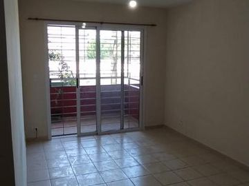 Departamento a 4 cuadras de la plaza de Monte grande!