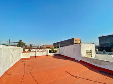 VENTA CASA 4 AMB 200 M2 VALENTIN ALSINA