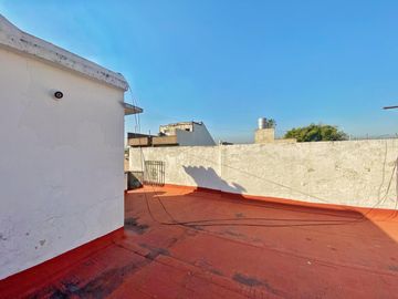 VENTA CASA 4 AMB 200 M2 VALENTIN ALSINA