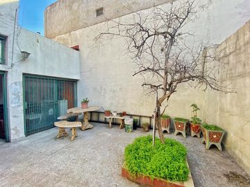 VENTA CASA 4 AMB 200 M2 VALENTIN ALSINA