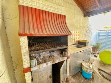 VENTA CASA 4 AMB 200 M2 VALENTIN ALSINA