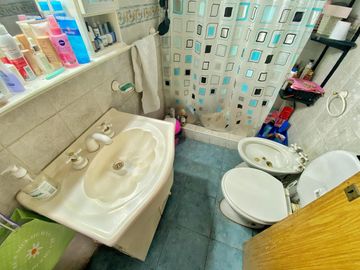 VENTA CASA 4 AMB 200 M2 VALENTIN ALSINA