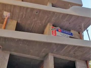 Departamento en  venta de 2 ambientes al frente con  balcón y  terrazapropia - San martin centro