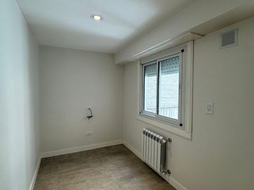 En venta departamento de tres ambientes con balcon, Plaza Colon Mar del Plata