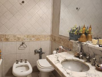 Departamento Palermo - Cuatro ambientes - Dependencia- Seguridad - Cochera -