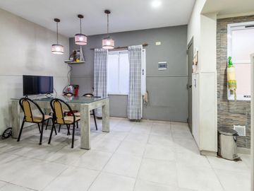 Departamento en venta 3 ambientes con terraza privada en Berazategui Centro
