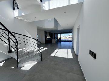 CASA EN VENTA, PUERTOS, BARRIO COSTAS, LOTE AL 100