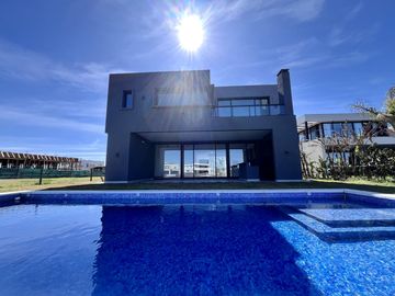 CASA EN VENTA, PUERTOS, BARRIO COSTAS, LOTE AL 100