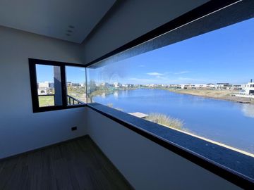 CASA EN VENTA, PUERTOS, BARRIO COSTAS, LOTE AL 100